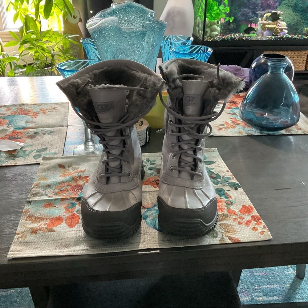 UGG Women's Black and Gray Winter Boots - Picture 2 of 8